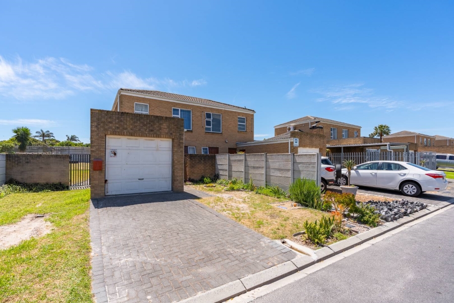 2 Bedroom Property for Sale in Protea Heights Western Cape